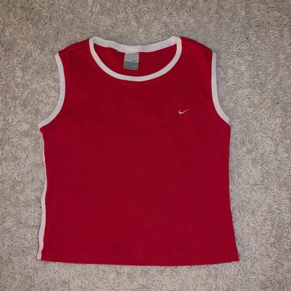 red nike tank